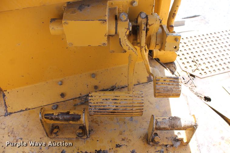 image for item DB5142 1990 Caterpillar D6H Series II dozer