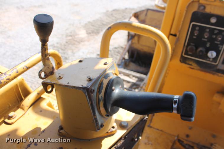 image for item DB5142 1990 Caterpillar D6H Series II dozer