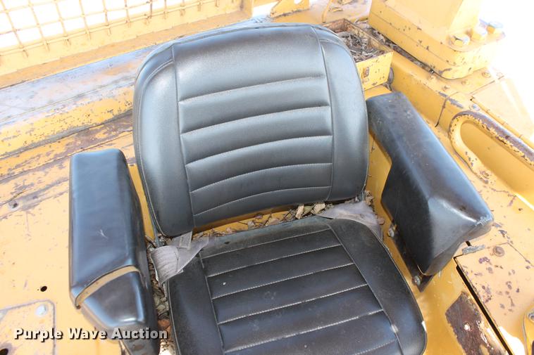 image for item DB5142 1990 Caterpillar D6H Series II dozer