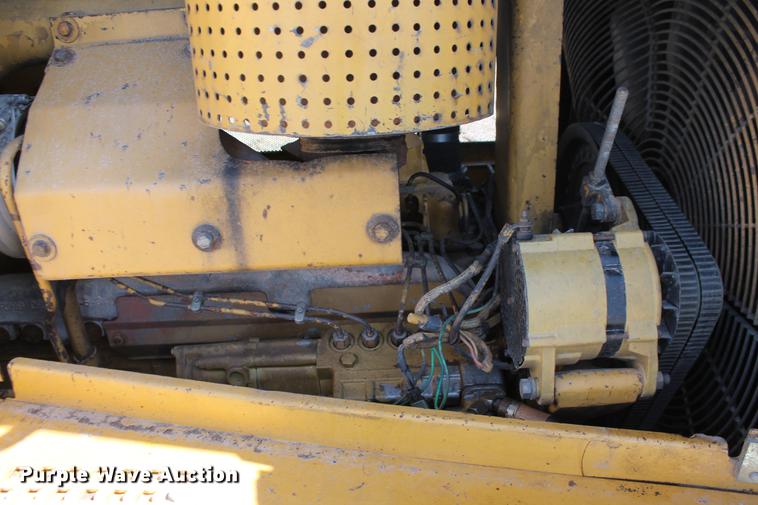 image for item DB5142 1990 Caterpillar D6H Series II dozer