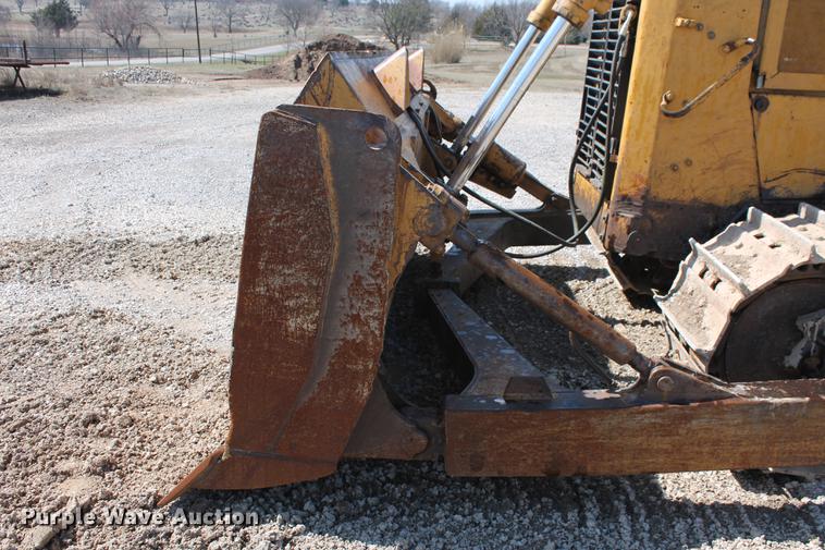 image for item DB5142 1990 Caterpillar D6H Series II dozer