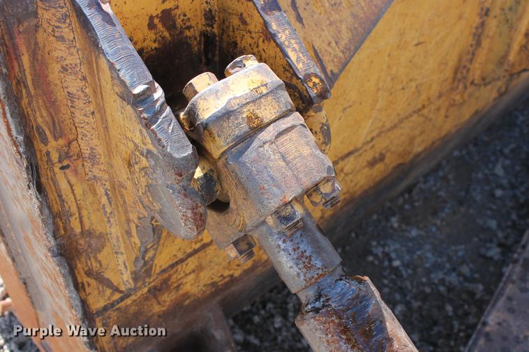 image for item DB5142 1990 Caterpillar D6H Series II dozer