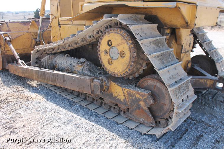 image for item DB5142 1990 Caterpillar D6H Series II dozer