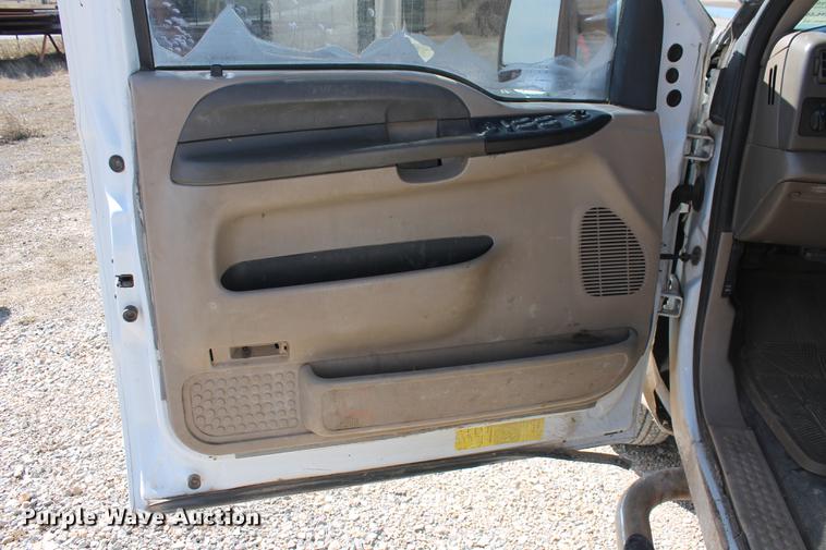 image for item DB5143 2001 Ford F350 Super Duty XL Crew Cab flatbed pickup truck