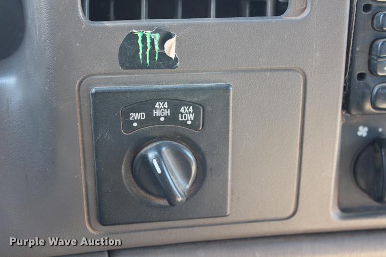 image for item DB5143 2001 Ford F350 Super Duty XL Crew Cab flatbed pickup truck