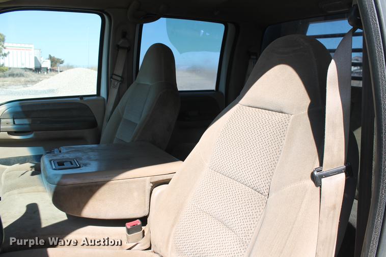 image for item DB5143 2001 Ford F350 Super Duty XL Crew Cab flatbed pickup truck