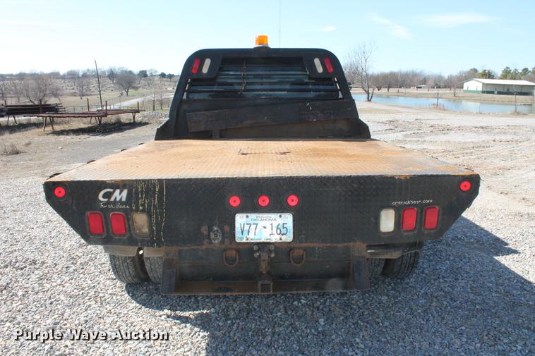 image for item DB5143 2001 Ford F350 Super Duty XL Crew Cab flatbed pickup truck