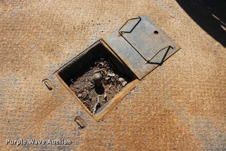 image for item DB5143 2001 Ford F350 Super Duty XL Crew Cab flatbed pickup truck