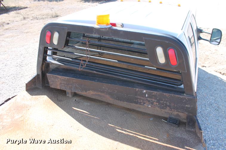 image for item DB5143 2001 Ford F350 Super Duty XL Crew Cab flatbed pickup truck