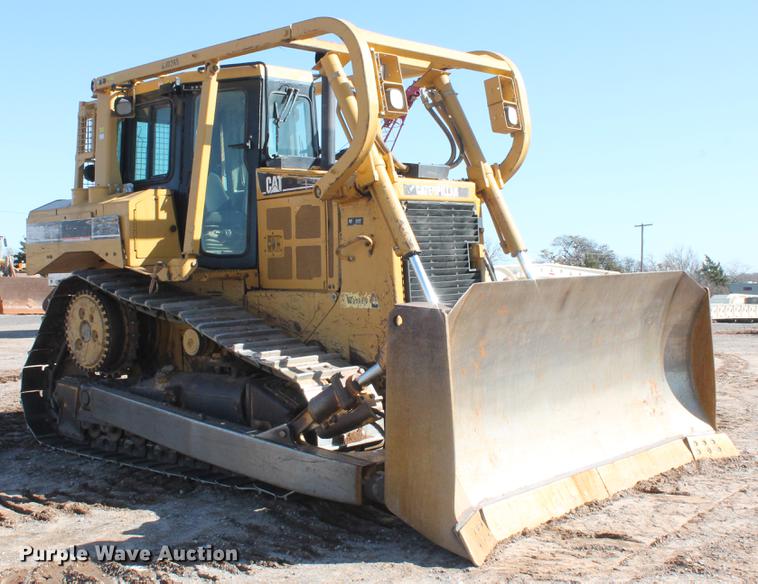 image for item DB5167 2006 Caterpillar D6R XL Series III dozer