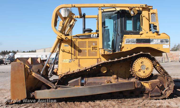 image for item DB5167 2006 Caterpillar D6R XL Series III dozer