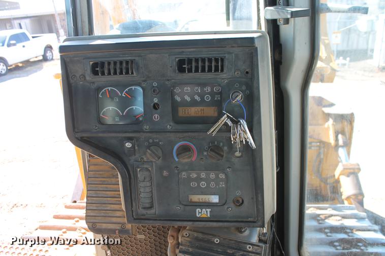 image for item DB5167 2006 Caterpillar D6R XL Series III dozer