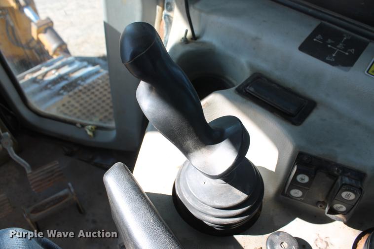 image for item DB5167 2006 Caterpillar D6R XL Series III dozer