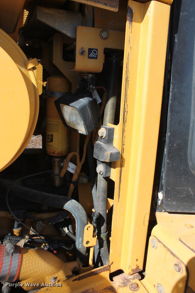 image for item DB5167 2006 Caterpillar D6R XL Series III dozer
