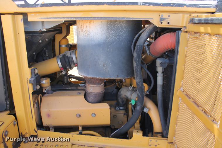 image for item DB5167 2006 Caterpillar D6R XL Series III dozer