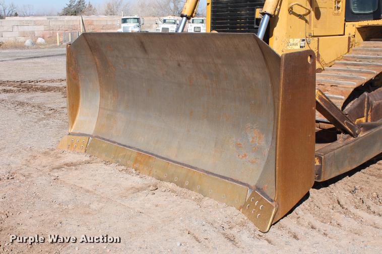 image for item DB5167 2006 Caterpillar D6R XL Series III dozer