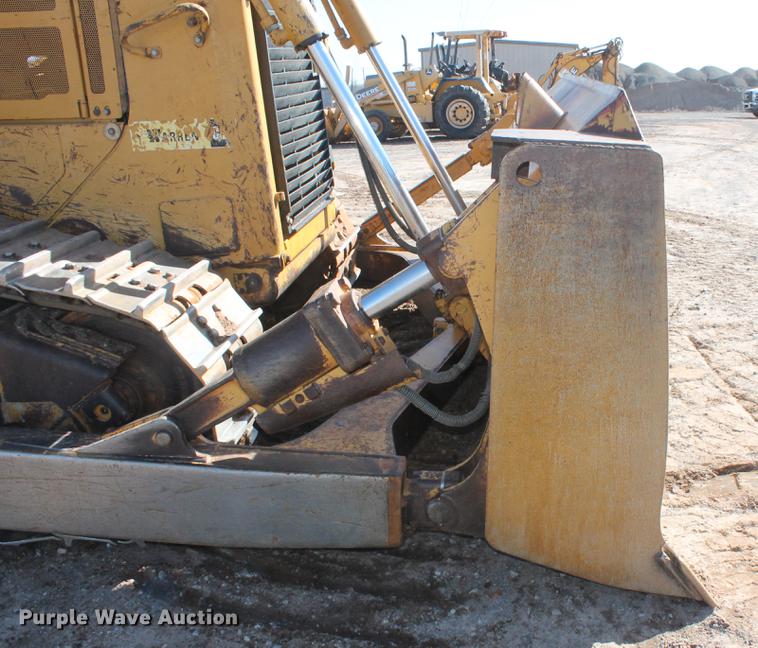 image for item DB5167 2006 Caterpillar D6R XL Series III dozer
