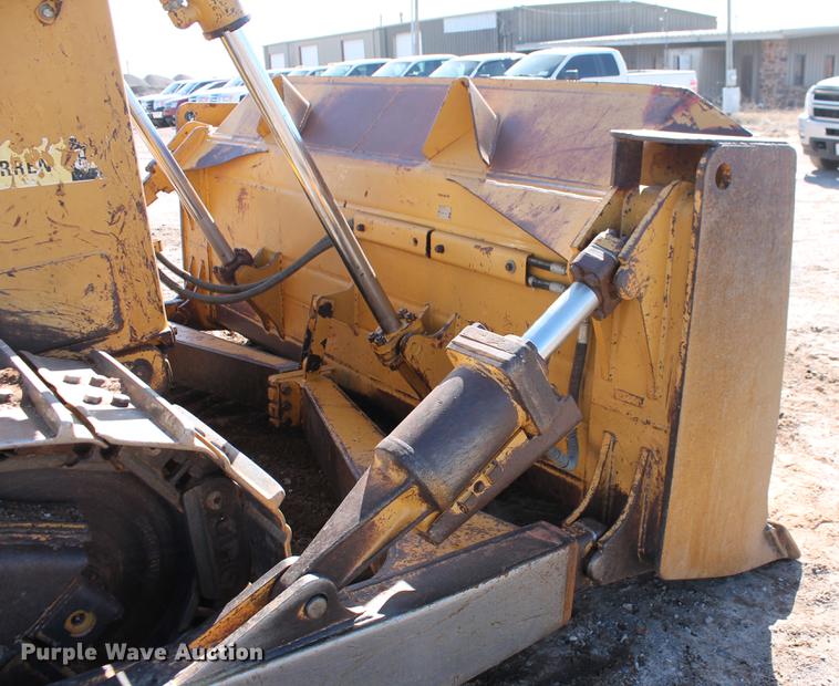 image for item DB5167 2006 Caterpillar D6R XL Series III dozer