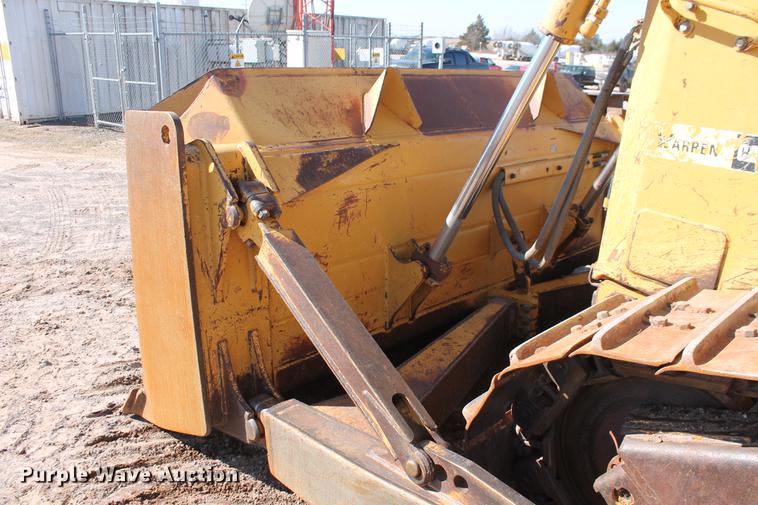 image for item DB5167 2006 Caterpillar D6R XL Series III dozer