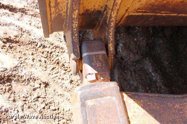 image for item DB5167 2006 Caterpillar D6R XL Series III dozer