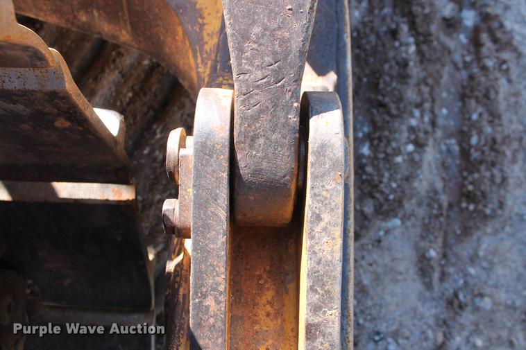 image for item DB5167 2006 Caterpillar D6R XL Series III dozer