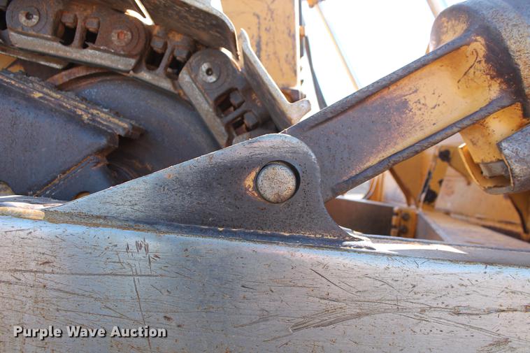 image for item DB5167 2006 Caterpillar D6R XL Series III dozer