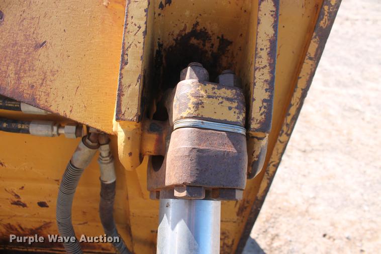 image for item DB5167 2006 Caterpillar D6R XL Series III dozer