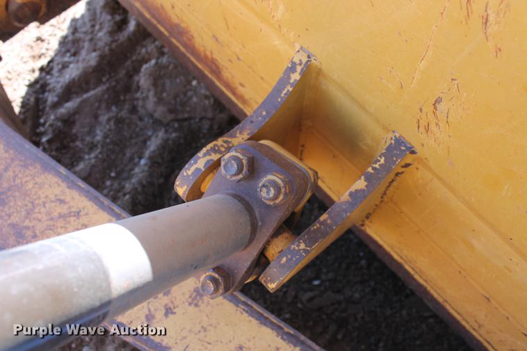 image for item DB5167 2006 Caterpillar D6R XL Series III dozer