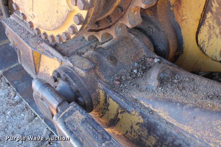 image for item DB5167 2006 Caterpillar D6R XL Series III dozer