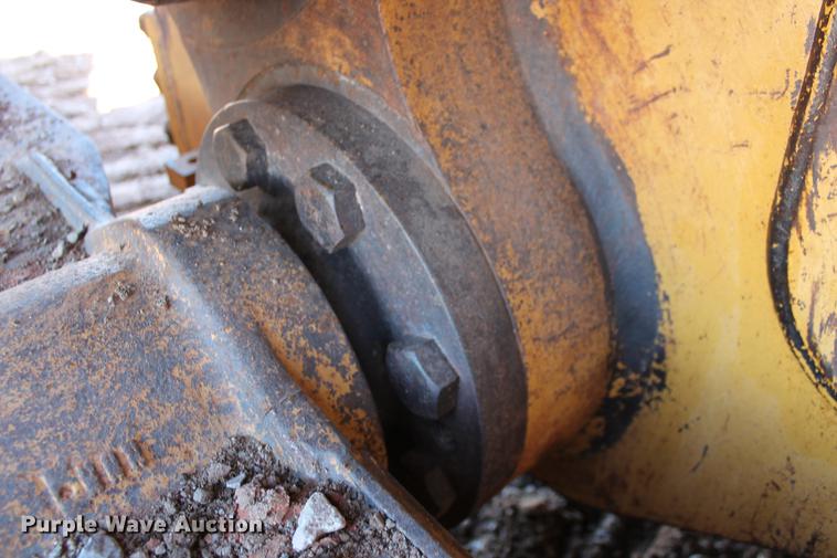 image for item DB5167 2006 Caterpillar D6R XL Series III dozer