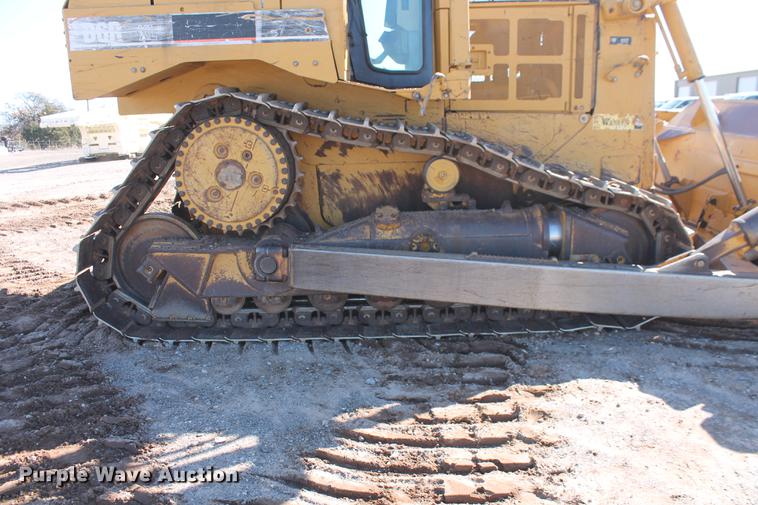 image for item DB5167 2006 Caterpillar D6R XL Series III dozer