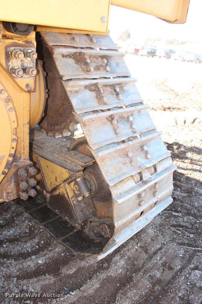 image for item DB5167 2006 Caterpillar D6R XL Series III dozer