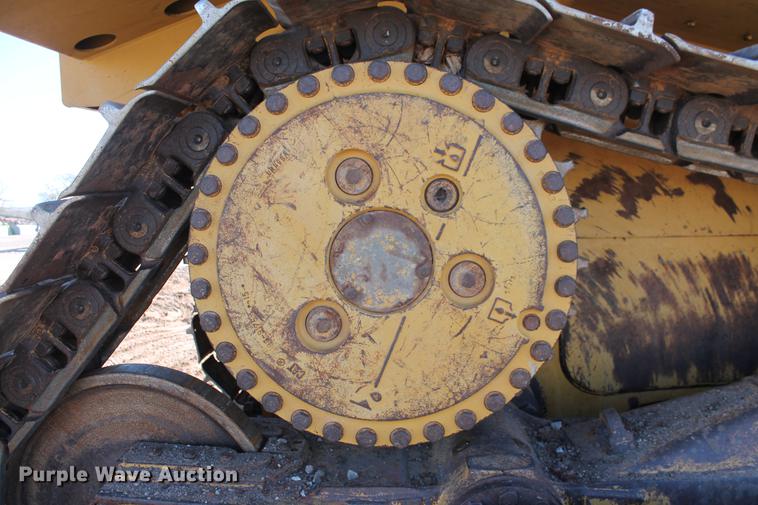 image for item DB5167 2006 Caterpillar D6R XL Series III dozer