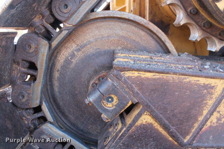 image for item DB5167 2006 Caterpillar D6R XL Series III dozer