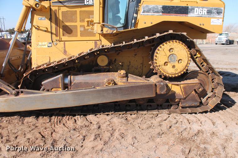 image for item DB5167 2006 Caterpillar D6R XL Series III dozer