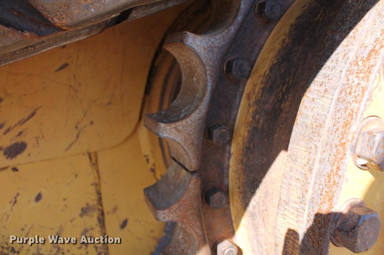 image for item DB5167 2006 Caterpillar D6R XL Series III dozer