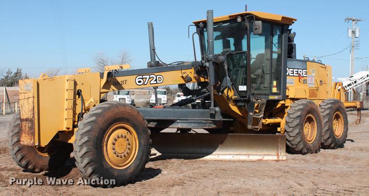 image for item DB5168 2005 John Deere 672D motor grader