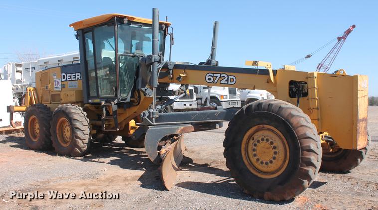 image for item DB5168 2005 John Deere 672D motor grader