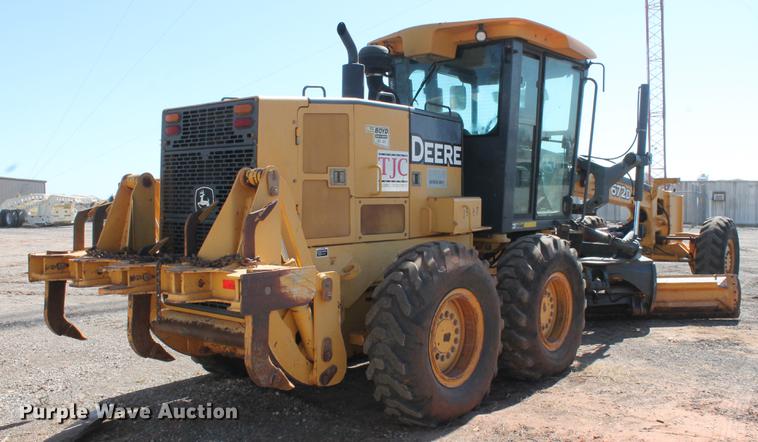 image for item DB5168 2005 John Deere 672D motor grader