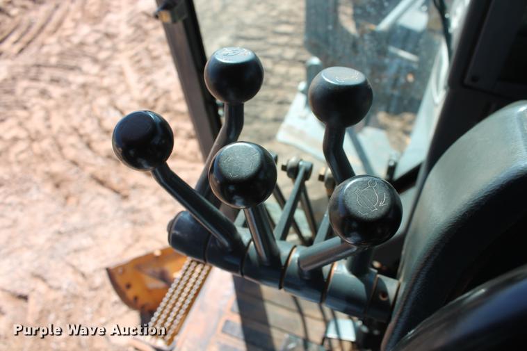 image for item DB5168 2005 John Deere 672D motor grader