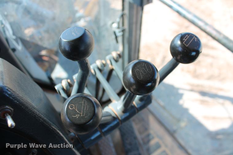 image for item DB5168 2005 John Deere 672D motor grader