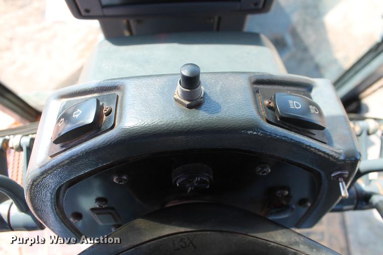 image for item DB5168 2005 John Deere 672D motor grader