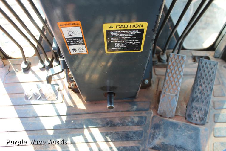 image for item DB5168 2005 John Deere 672D motor grader