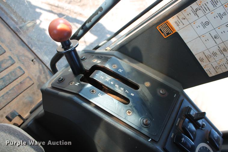 image for item DB5168 2005 John Deere 672D motor grader