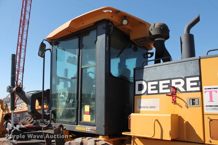 image for item DB5168 2005 John Deere 672D motor grader
