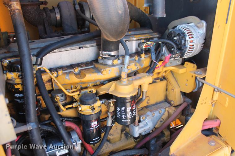 image for item DB5168 2005 John Deere 672D motor grader