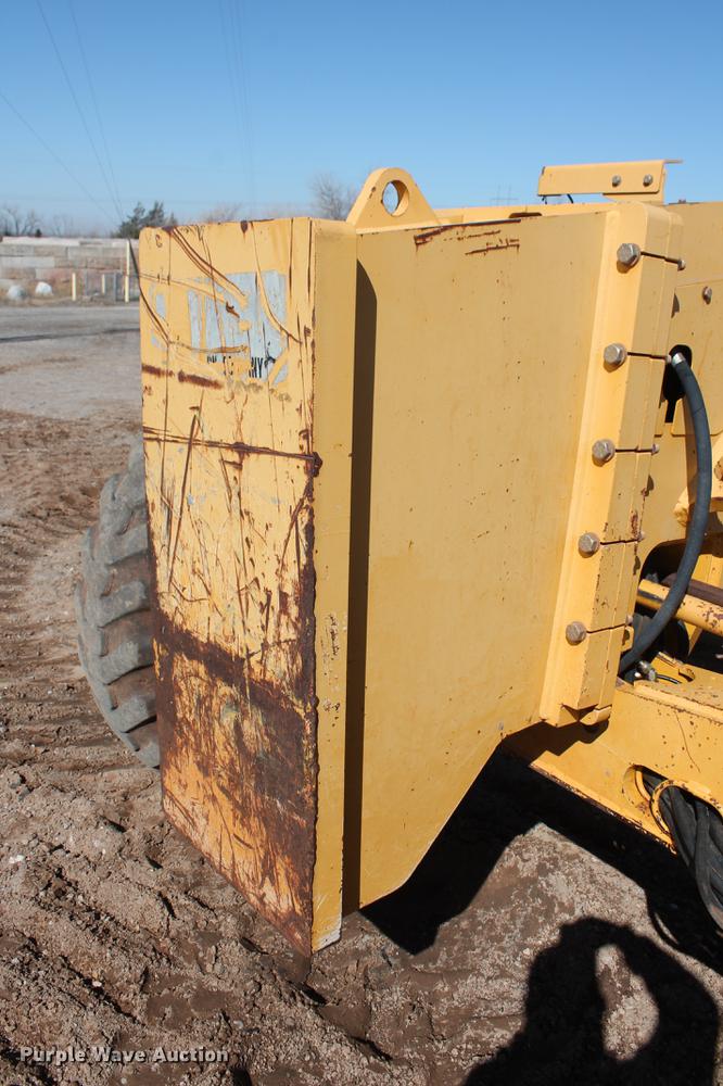 image for item DB5168 2005 John Deere 672D motor grader