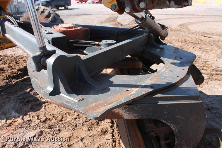 image for item DB5168 2005 John Deere 672D motor grader