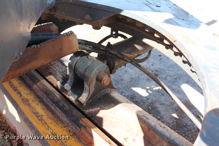 image for item DB5168 2005 John Deere 672D motor grader