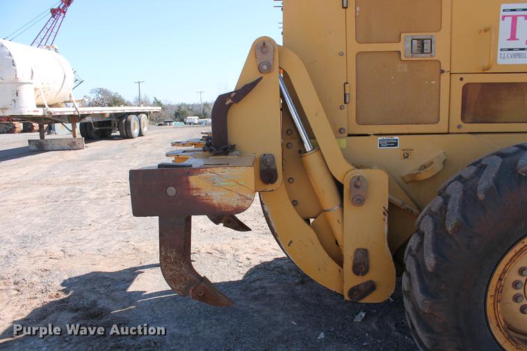 image for item DB5168 2005 John Deere 672D motor grader